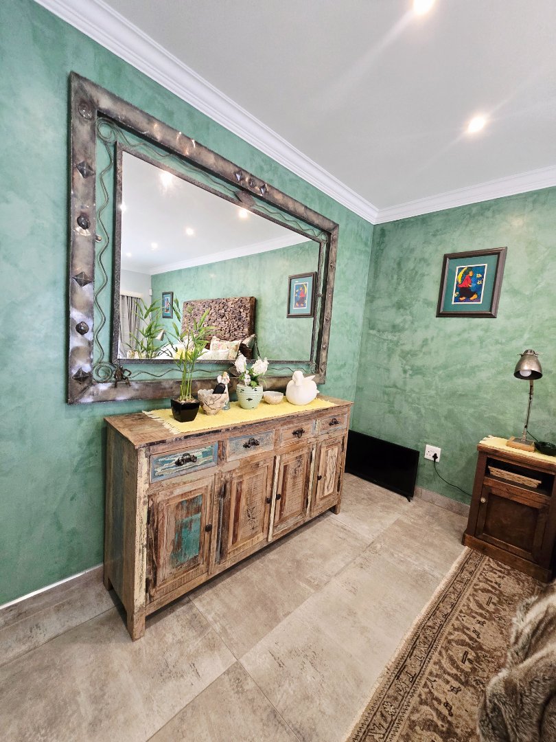 6 Bedroom Property for Sale in Wilkoppies North West